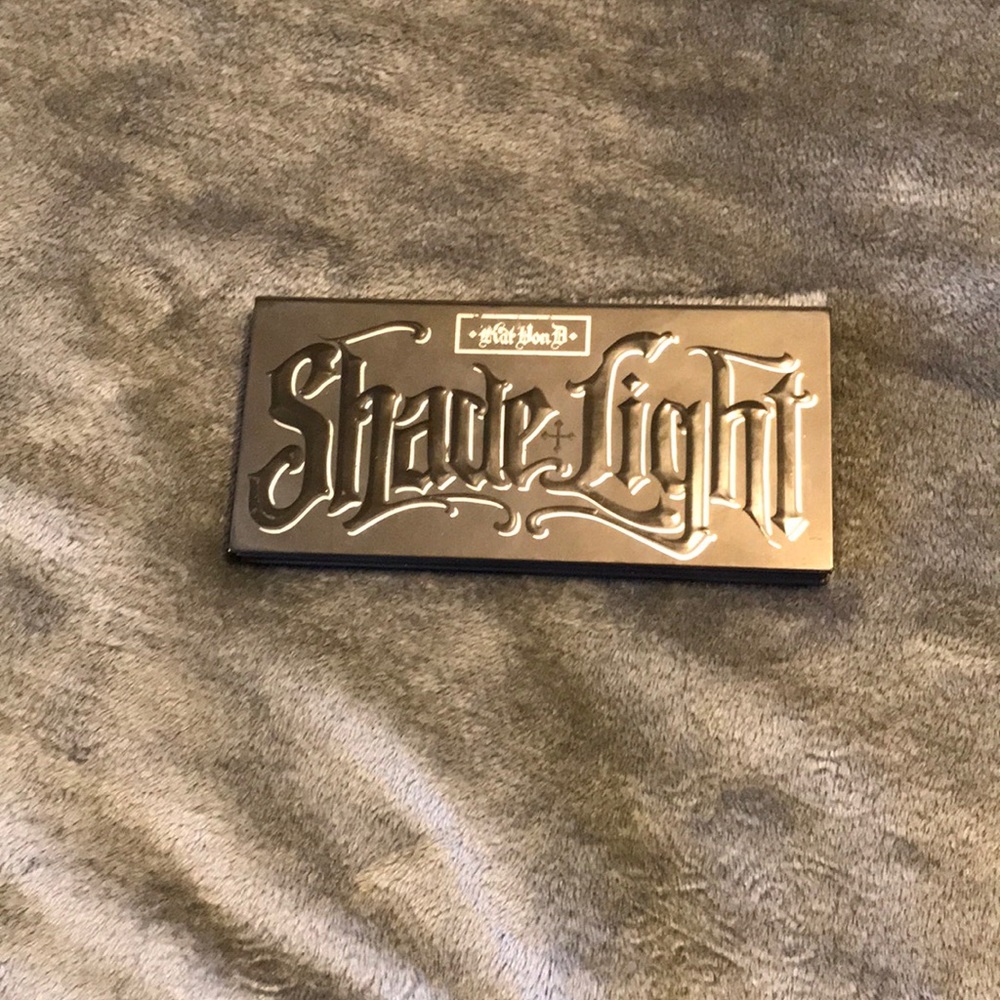 Kat Von D Shade & Light Contour Palette
